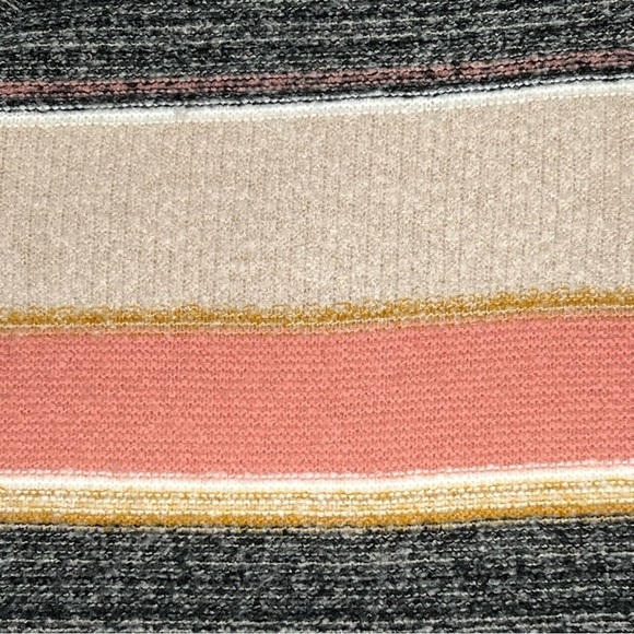 SKIES ARE BLUE Multi Colored Long Sleeve Cropped Sweater Women's Size XS - Picture 12 of 16